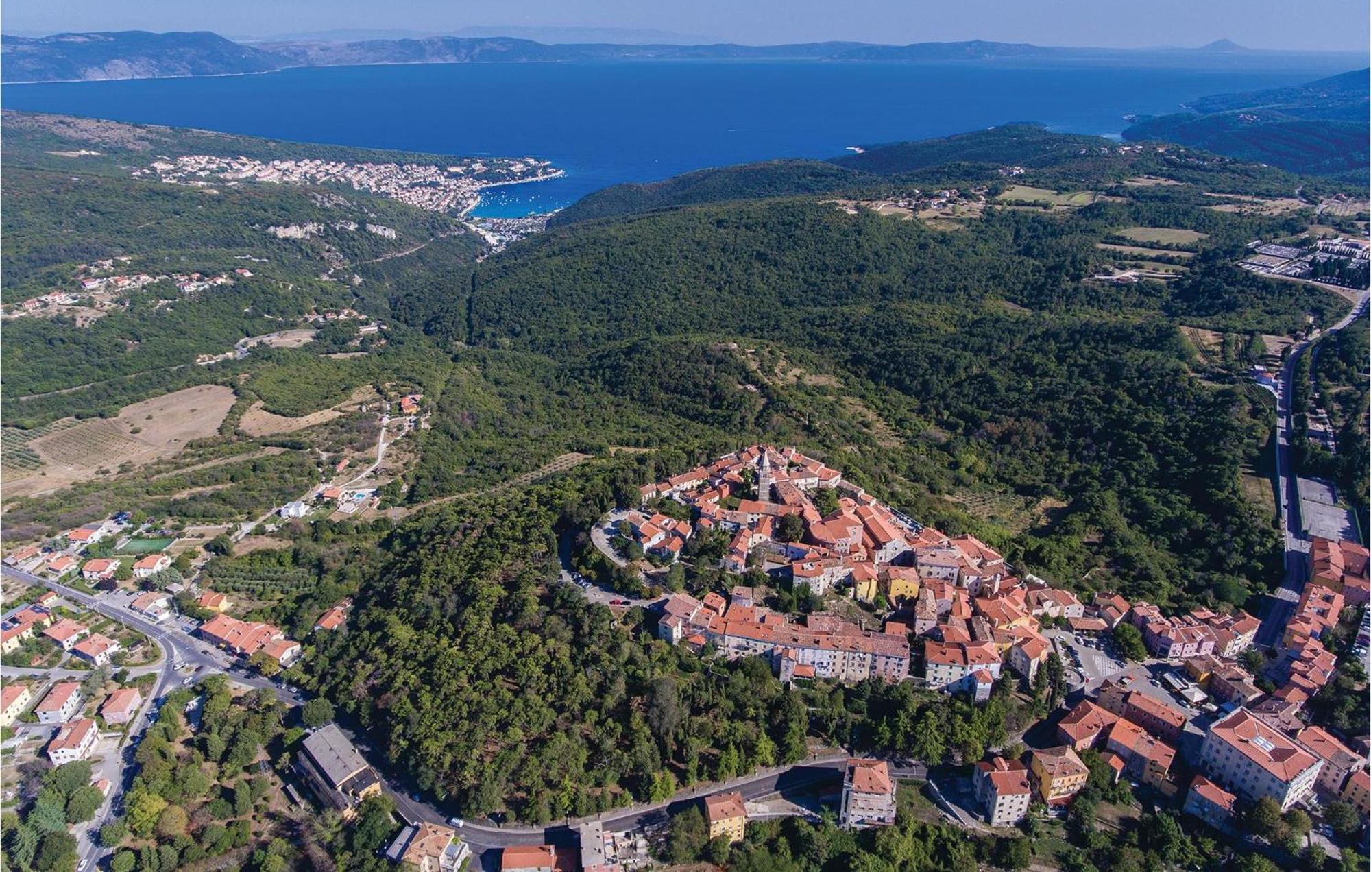 2 Bedroom Gorgeous Apartment In Labin Rasa Exterior photo